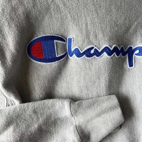 Champion Unisex Vintage Style Embroidered Sweatshirt - Medium - Picture 3 of 5